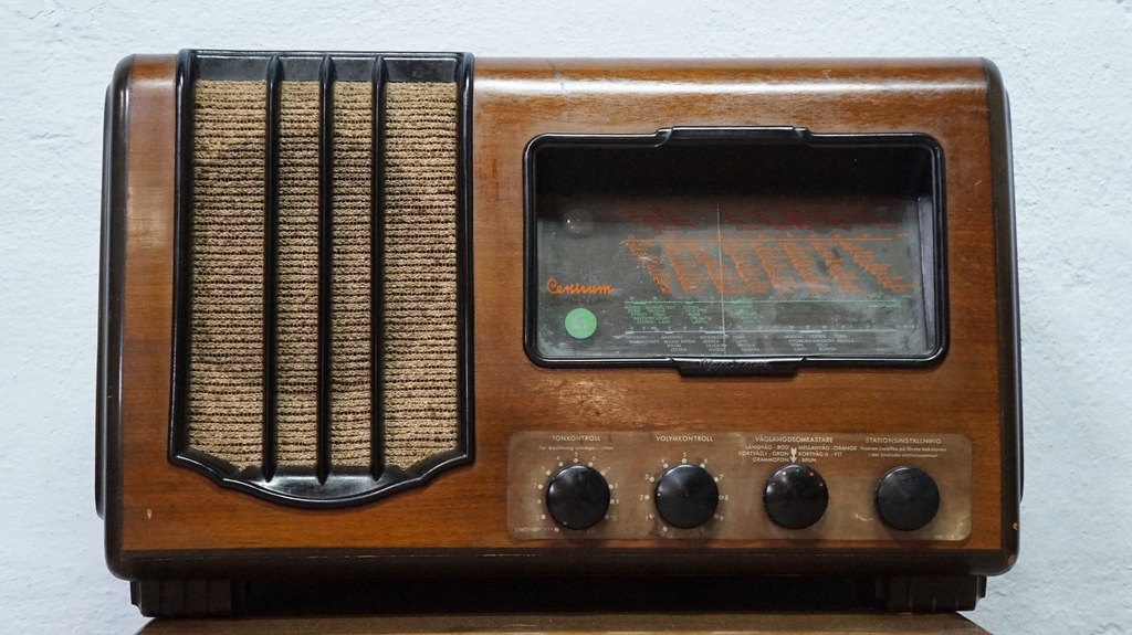 H-P STARE RADIO CENTRUM W PIĘKNEJ OBUDOWIE