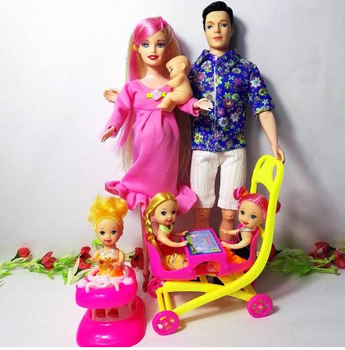 Rodzina Barbie 6 szt + dodatki