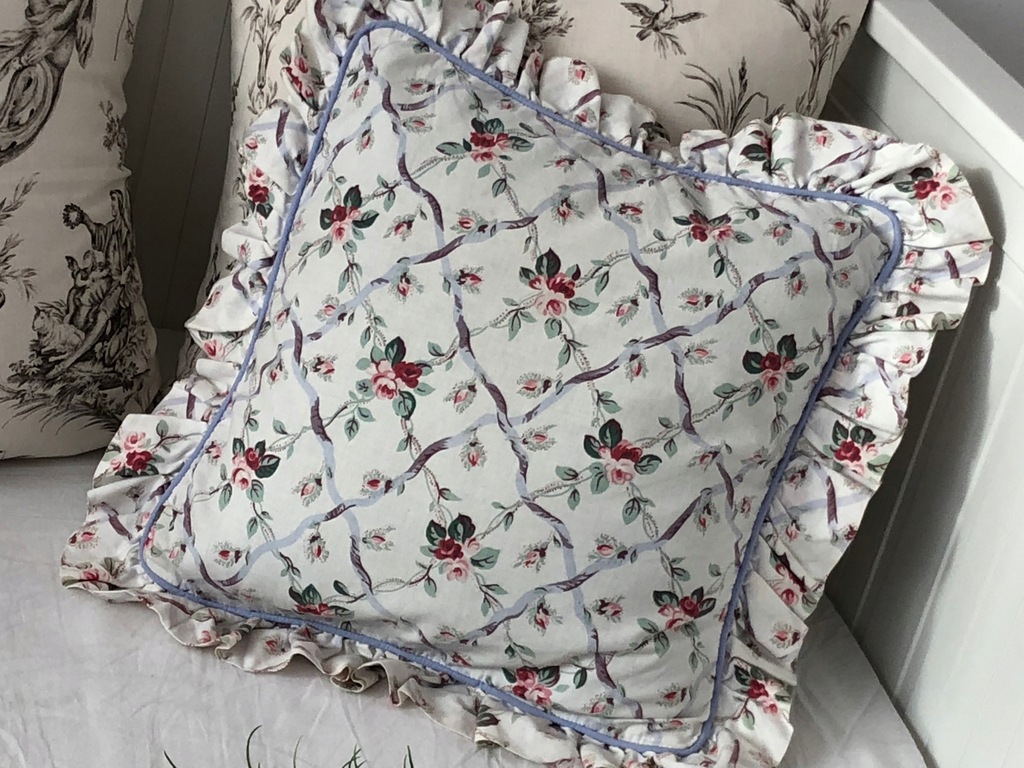 PIĘKNA POSZEWKA Z FALBANKĄ LAURA ASHLEY