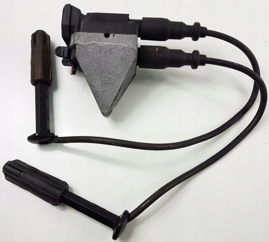 CEWKA ZAPŁONOWA KABLE MERCEDES W124 2.2 0001582485