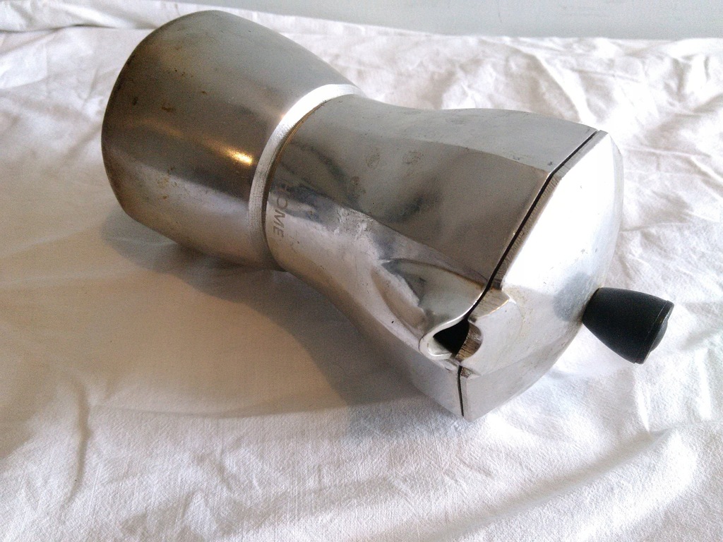 Stary ekspres do kawy aluminiowy
