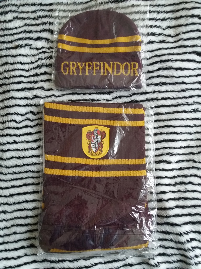 Nowy szalik i czapka  Harry Potter