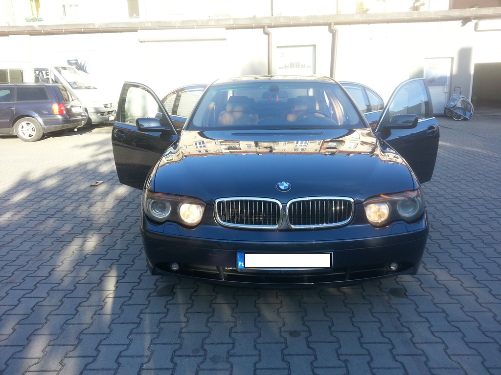 BMW 745i 4.4l o moc 333 KM 2003r.