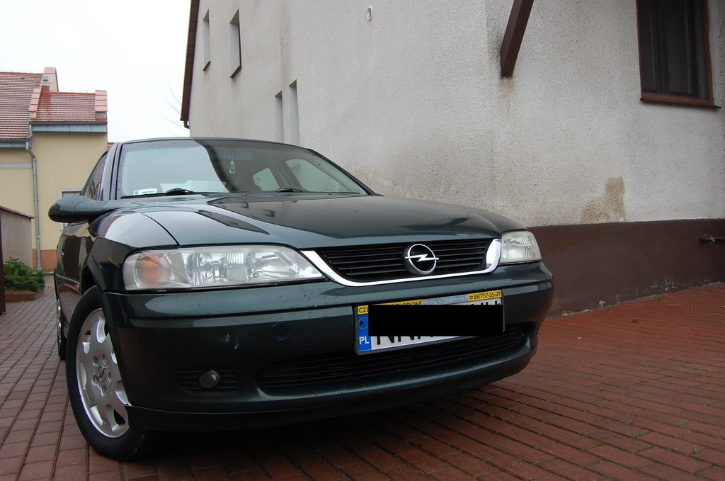 Opel Vectra CDX 2.0 16V + gaz sekw. , po liftingu.