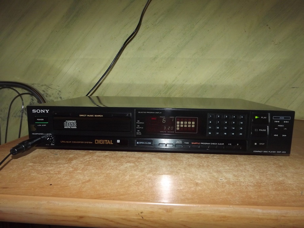 Sony CDP-203 Compact Disc Player/Ładny Stan!