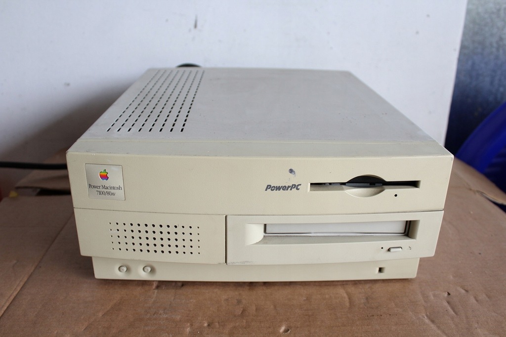 APPLE MACINTOSH POWER 7100/80AV - 7704661431 - oficjalne