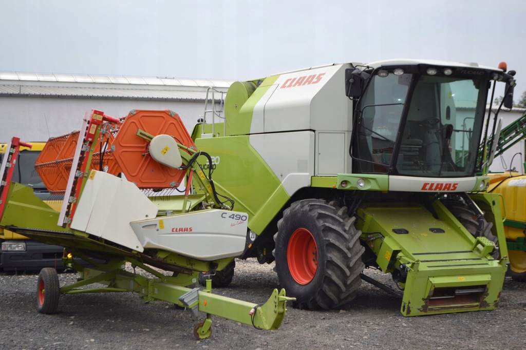 Kombajn zbożowy Claas Tucano 320