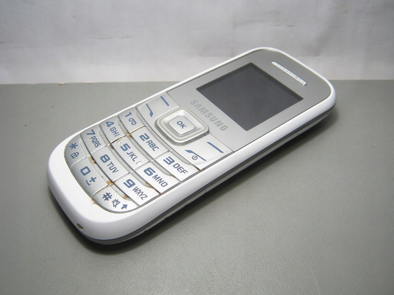 SAMSUNG E1200 BIAŁY JAK NOWY ZOBACZ! BEZ SIMLOCKA