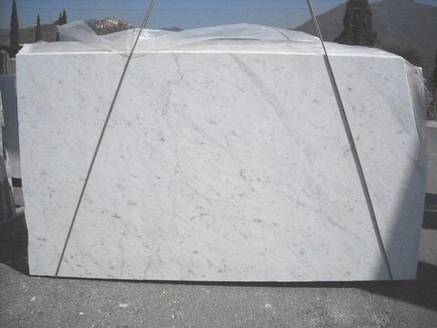 BIANCO CARRARA marmur włoski płyty gr.2cm