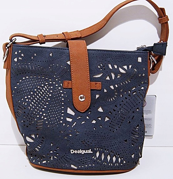 TOREBKA DESIGUAL BOLS HADES CARACAS