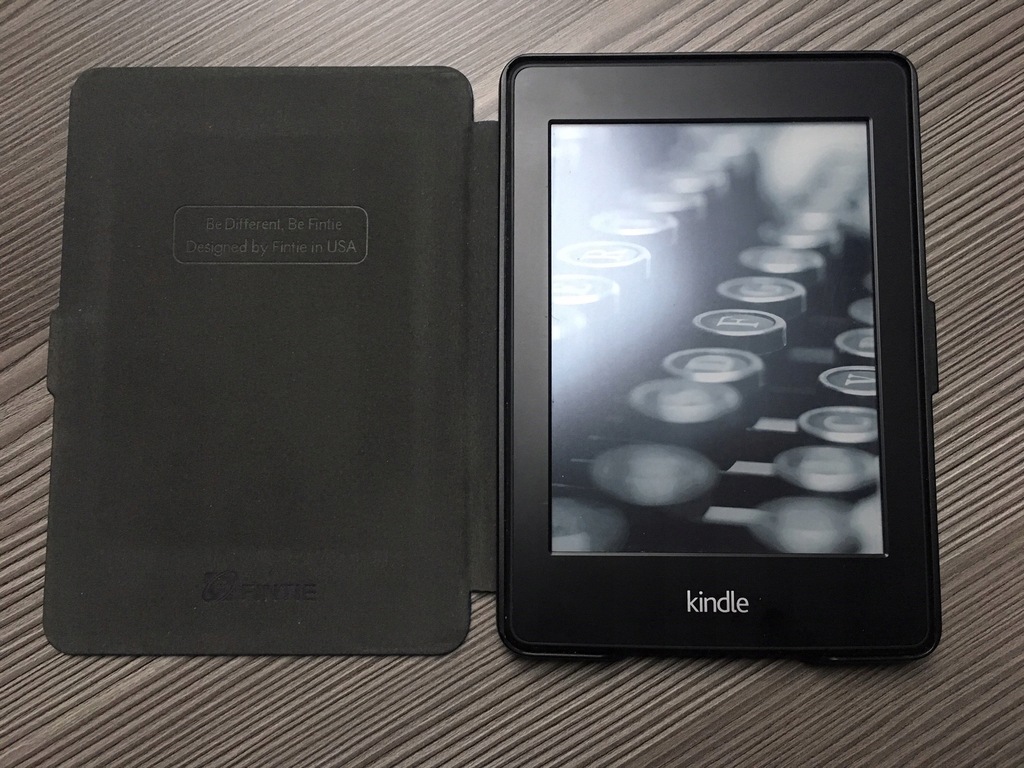 Kindle Paperwhite 2 + etui + książki