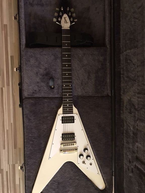 Gibson Flying V + twardy case