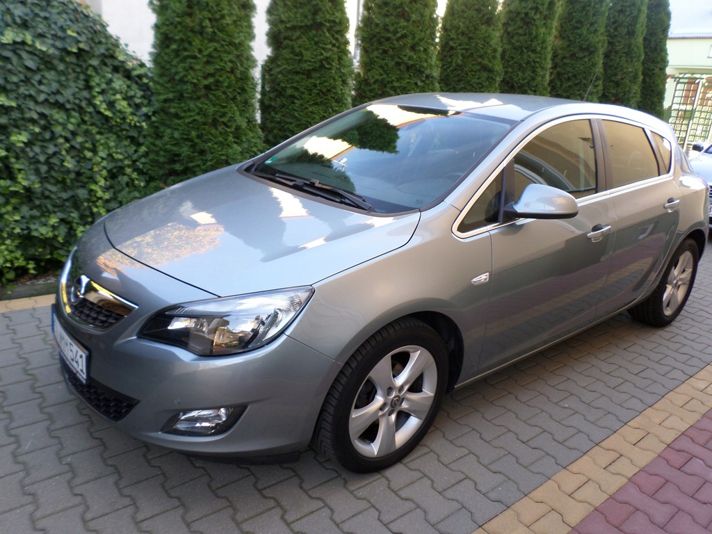 Opel astra j 2011