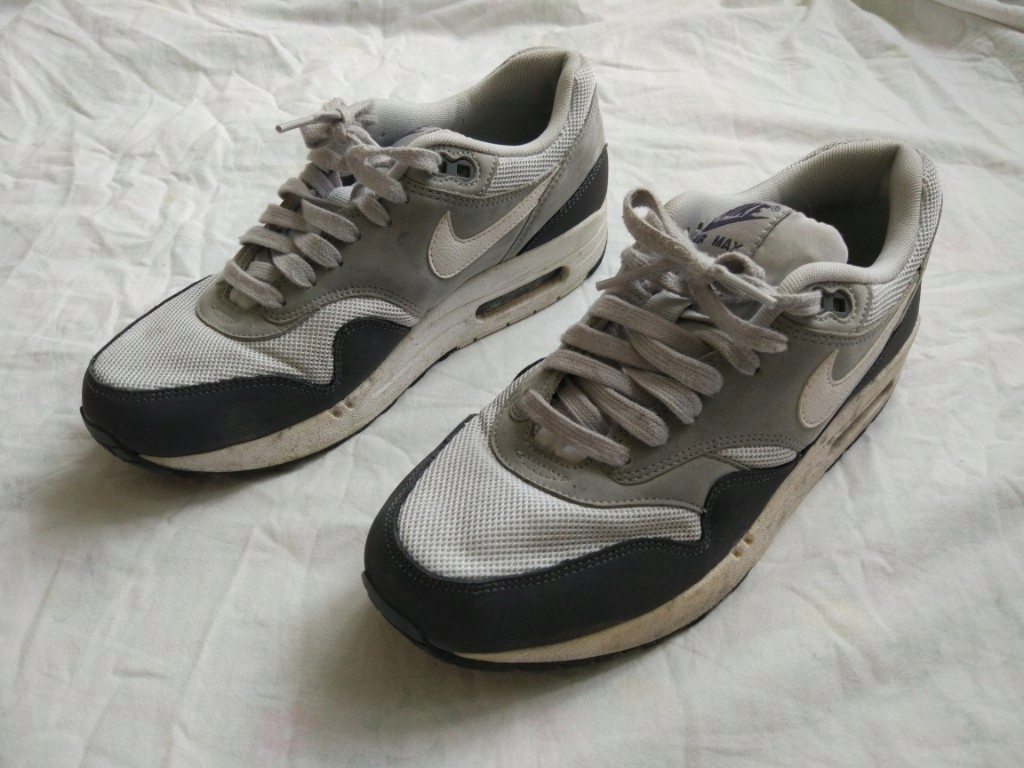 Buty NIKE AIR MAX 1 ESSENTIAL 537383-010 r. 40 25