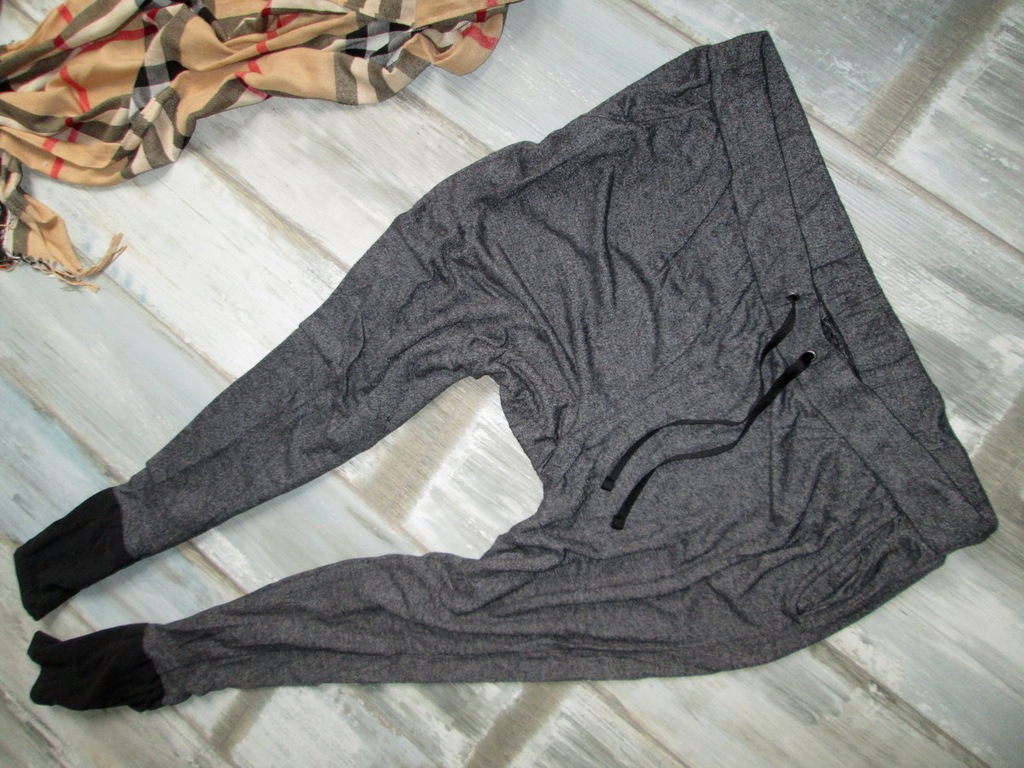 C&A YESSICA -spodnie dresowe 42 XL