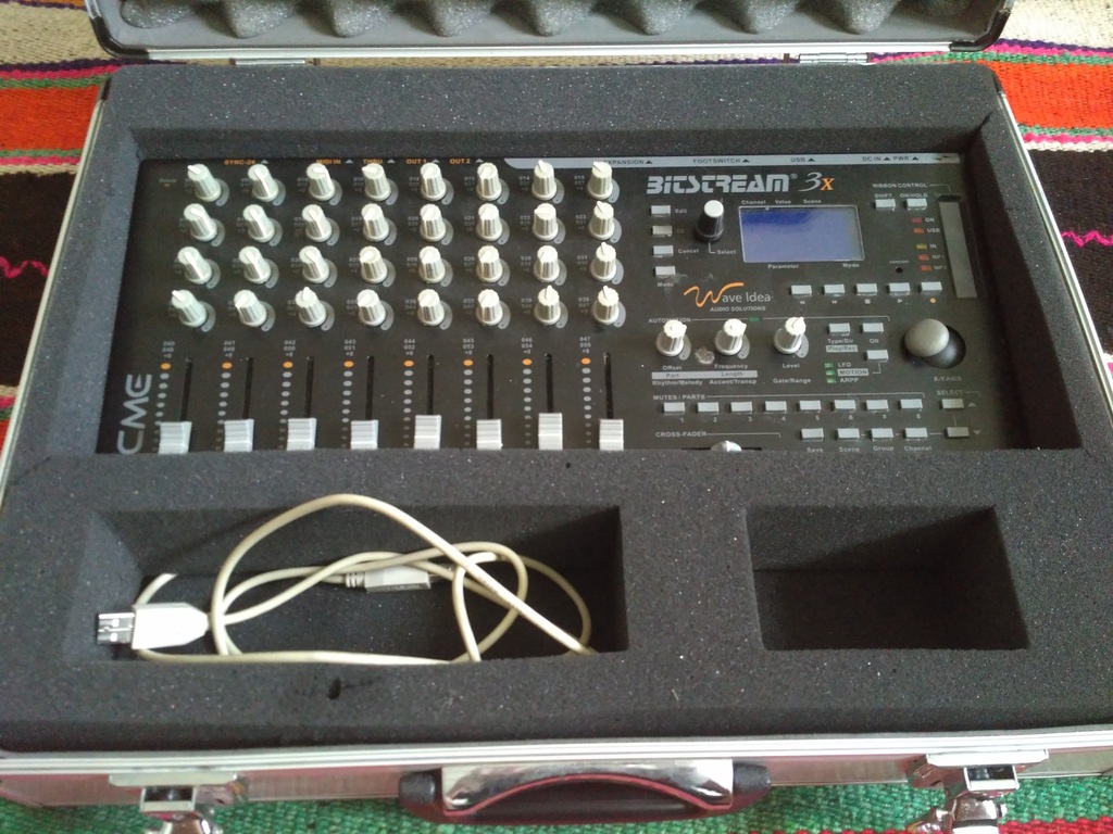 CME BITSTREAM 3X Wave Idea Kontroler MIDI