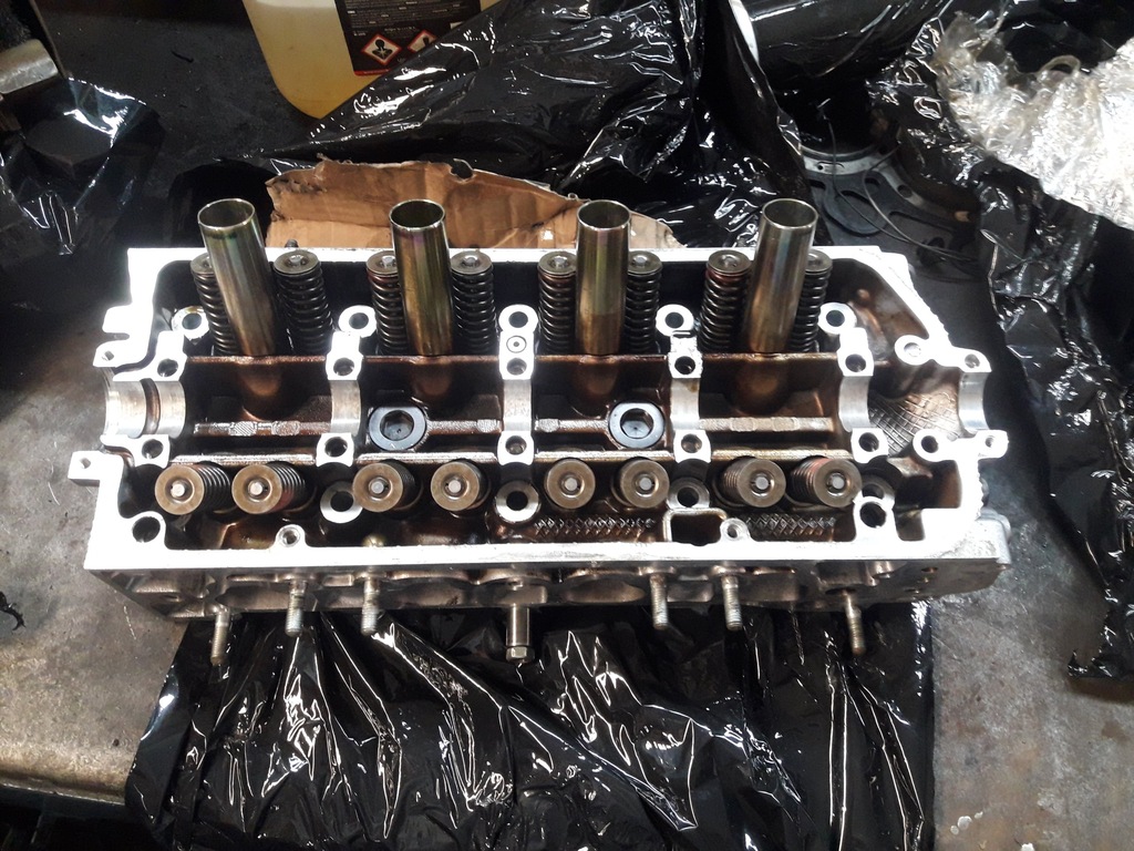Głowica Civic HRV D16y8 D16W5 D16W4 Vtec jak nowa