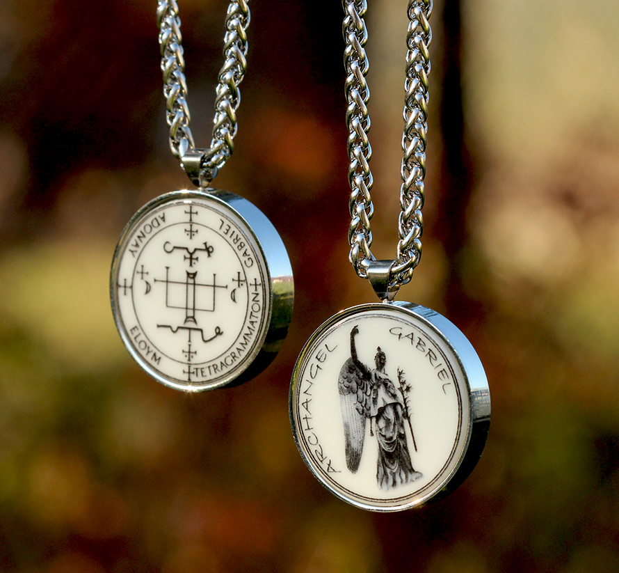 Amulet dwustronny Archanioł Gabryjel porcelan+stal