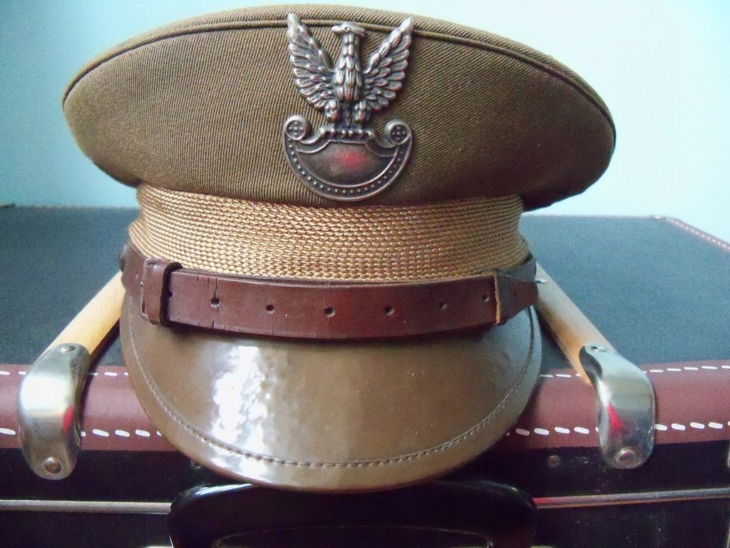 czapka garnizonowa LWP orzeł orzełek Szeregowy '76