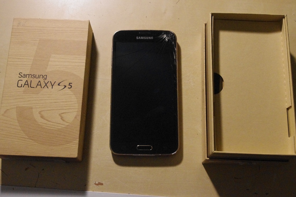 Samsung Galaxy s5 uszkodzony