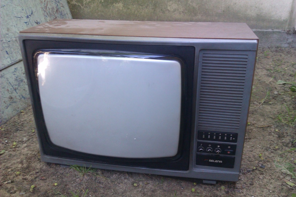 Stary Radziecki telewizor Selena