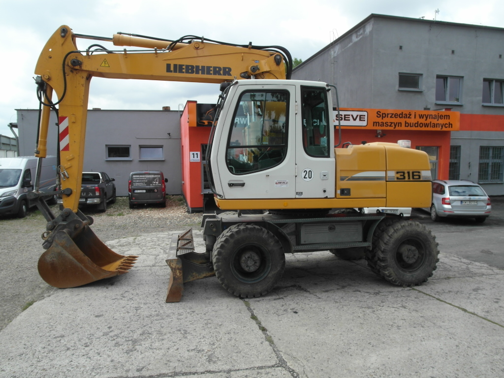 Koparka kołowa Liebherr A316 18t przebieg 6700 mtg