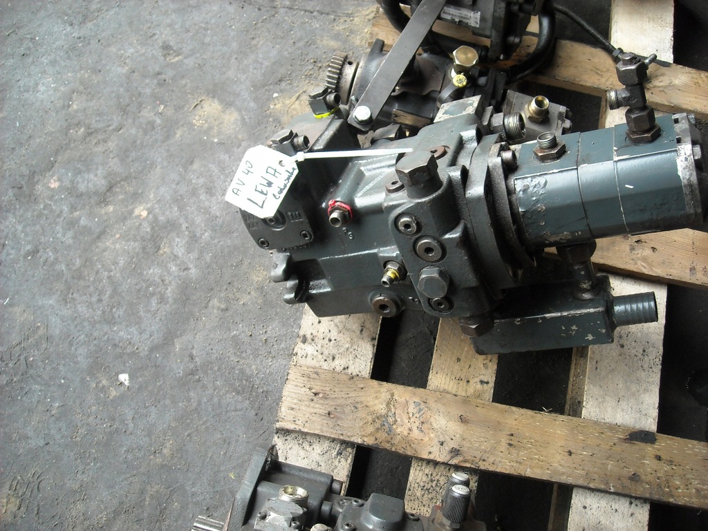 Pompa hydrauliczna lewa A4V40 ładowarka