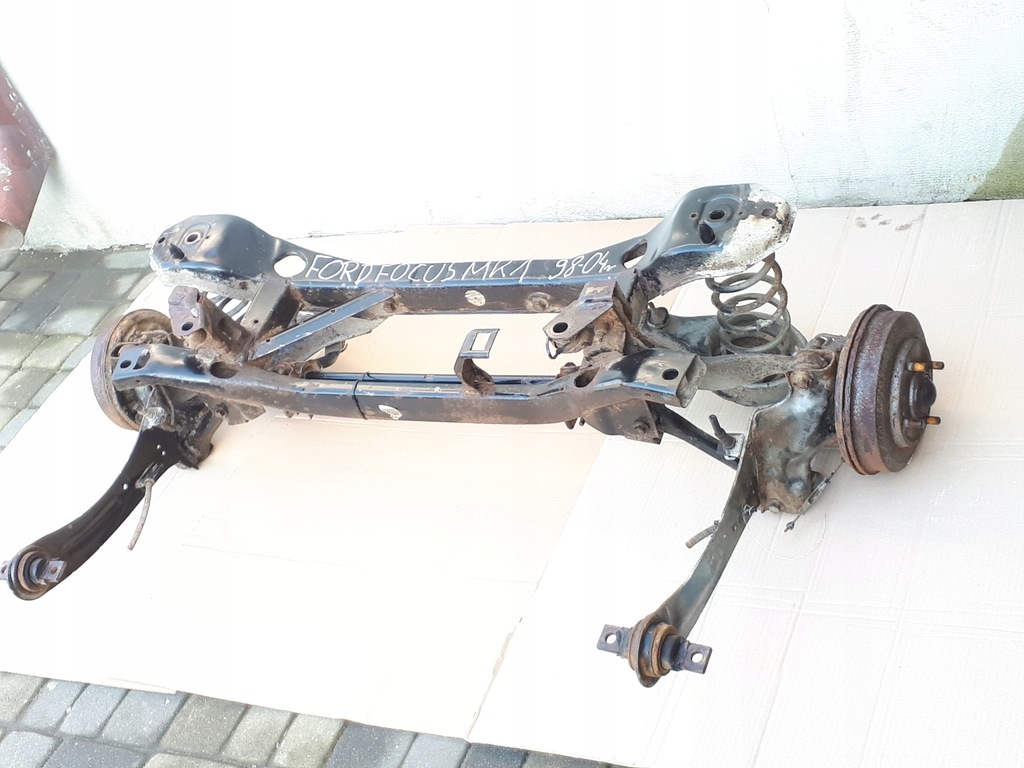 FORD FOCUS MK1 BELKA ZAWIESZENIE TYŁ KOMPLETNA