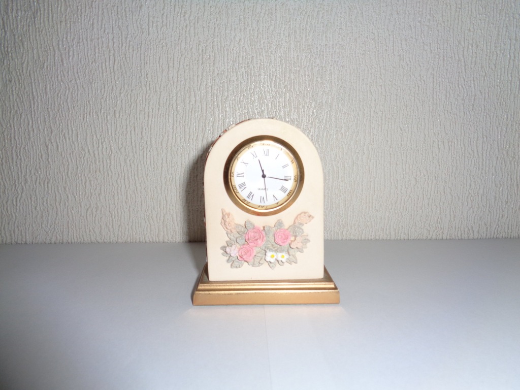 kolekcjonerski zegarek ozdobiony różami miniaturka
