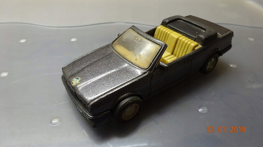 BMW E30 cabrio - model 1:43