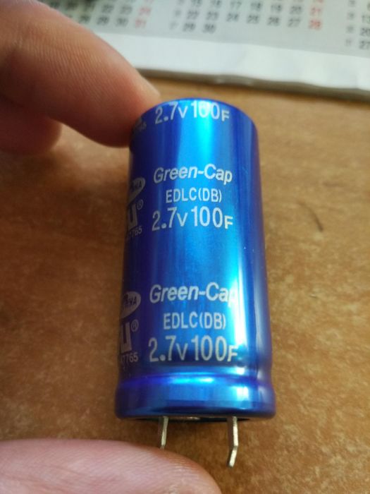 Superkondensator elektrolityczny 100F 2,7V