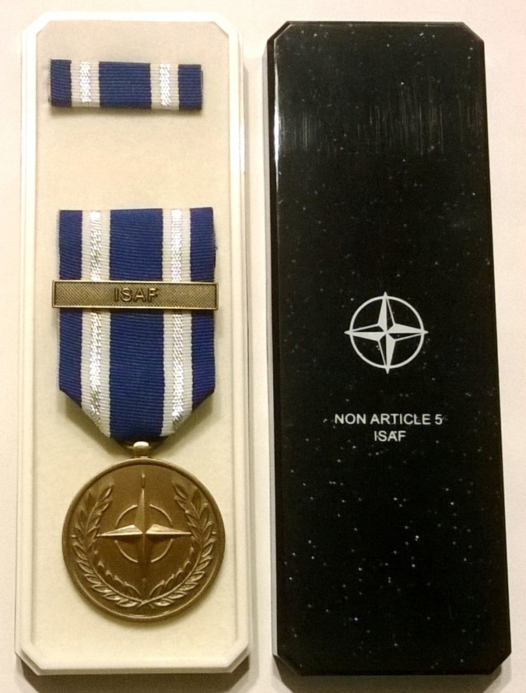 Medal NATO - NATO ISAF MEDAL (do 2010) w pudełku
