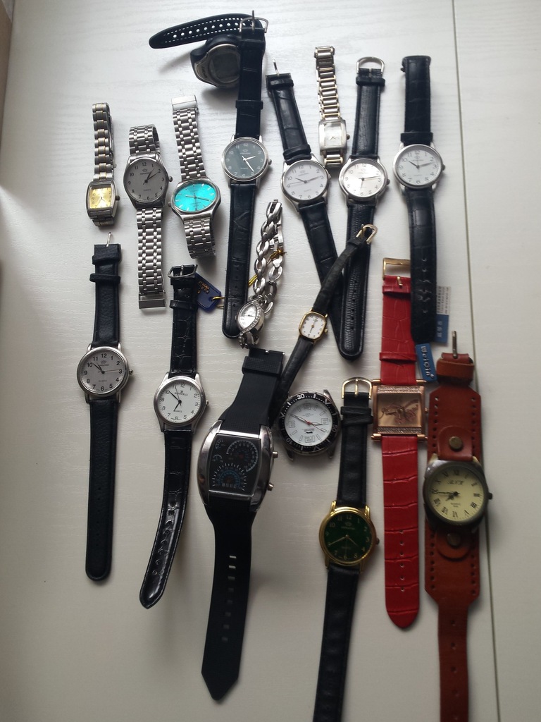 18 zegarków zestaw