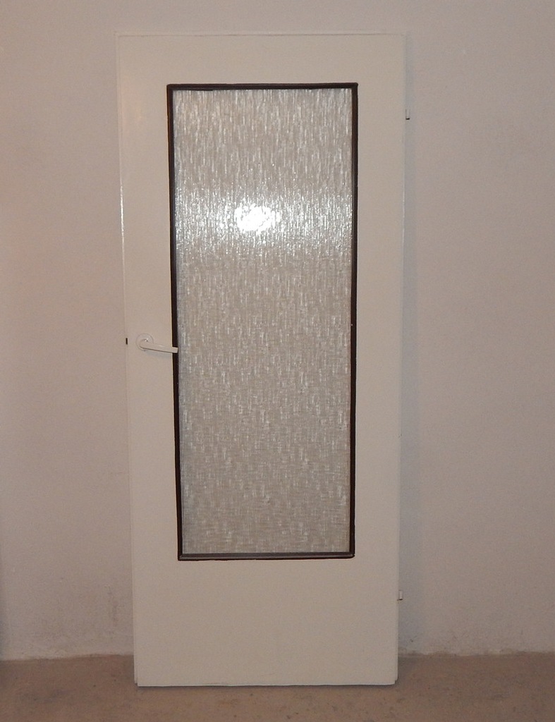  Drzwi wewnętrzne pokojowe z szybą (lewe)