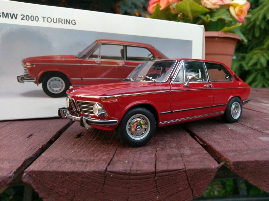 Bmw 2000 Touring AUTOart 1/18 - 7434145712 - oficjalne