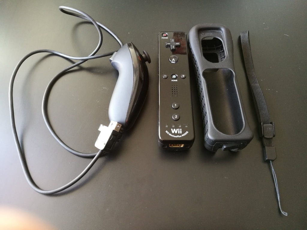 Wii Remote MotionPlus + Nunchuck + silikon + smycz