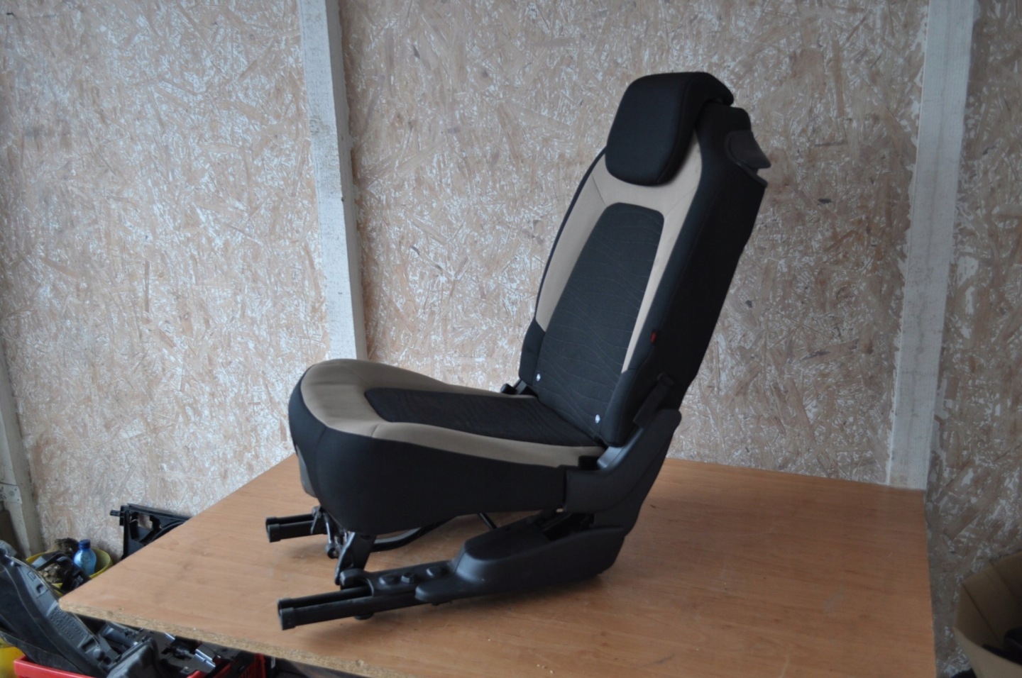 C4 PICASSO II 13- Sitz rechts heck II RZAD