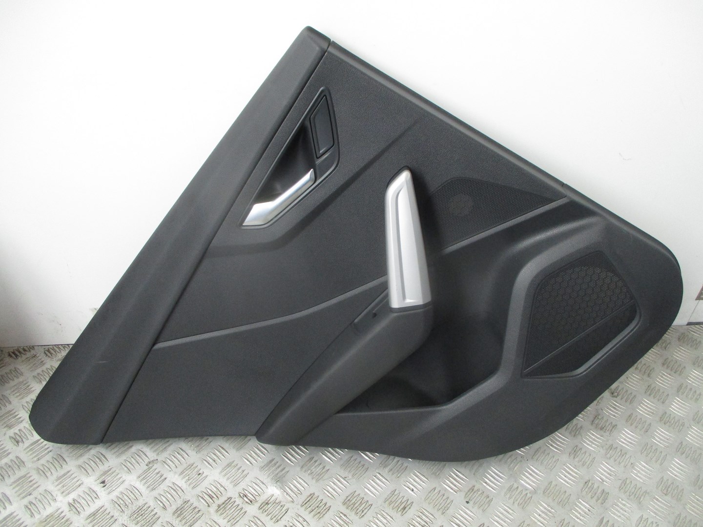 upholstery door AUDI Q2 81A 16R front rear.