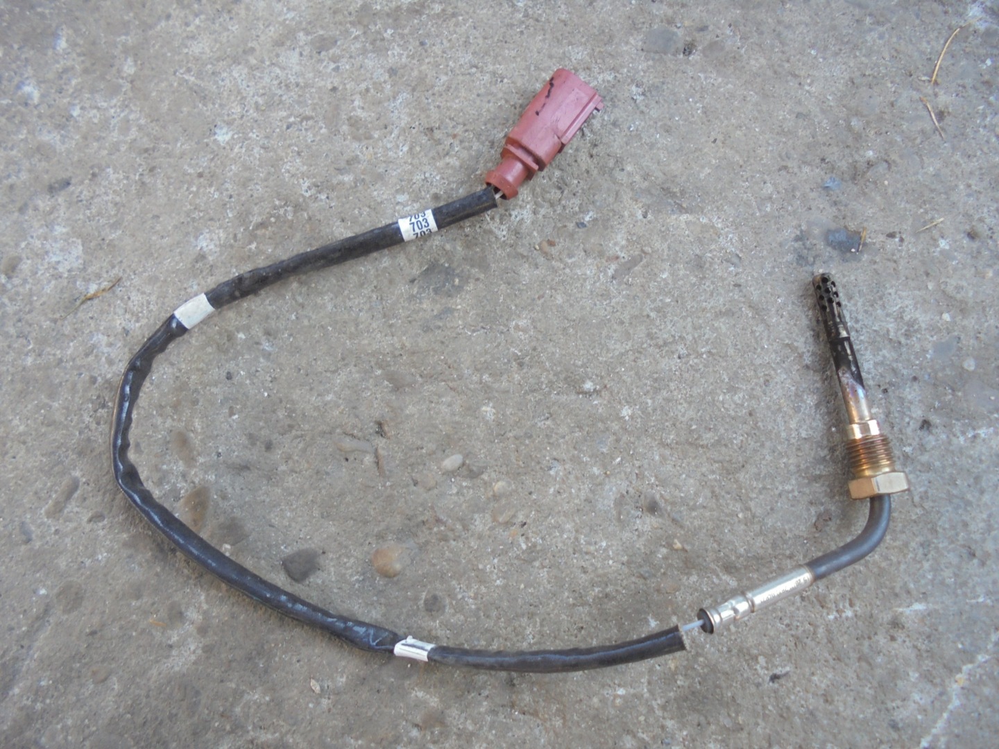 Sensor TEMP Gase VW AUDI SEAT TDI 03P906088E