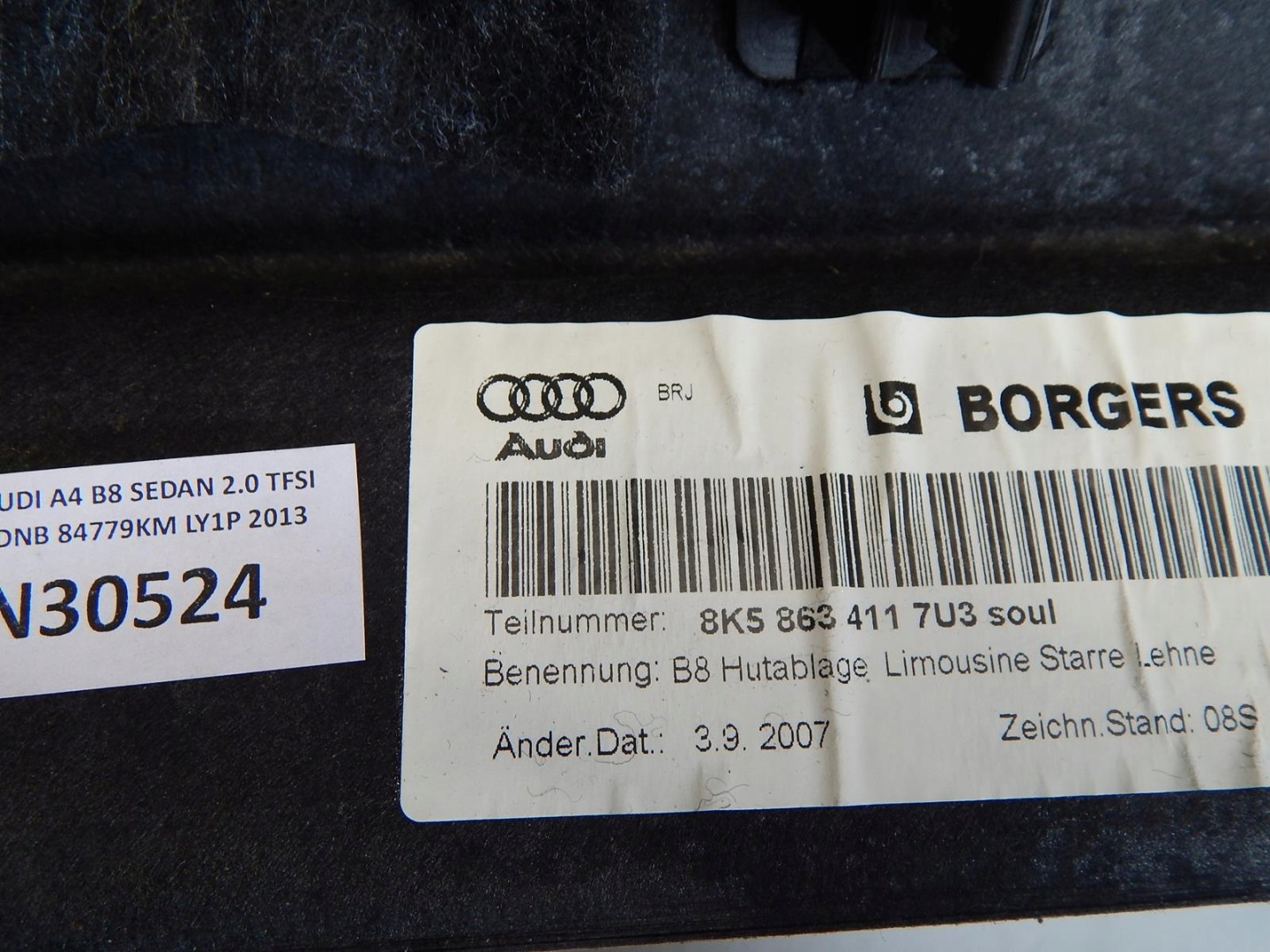 AUDI A4 B8 plato boot 8K5863411