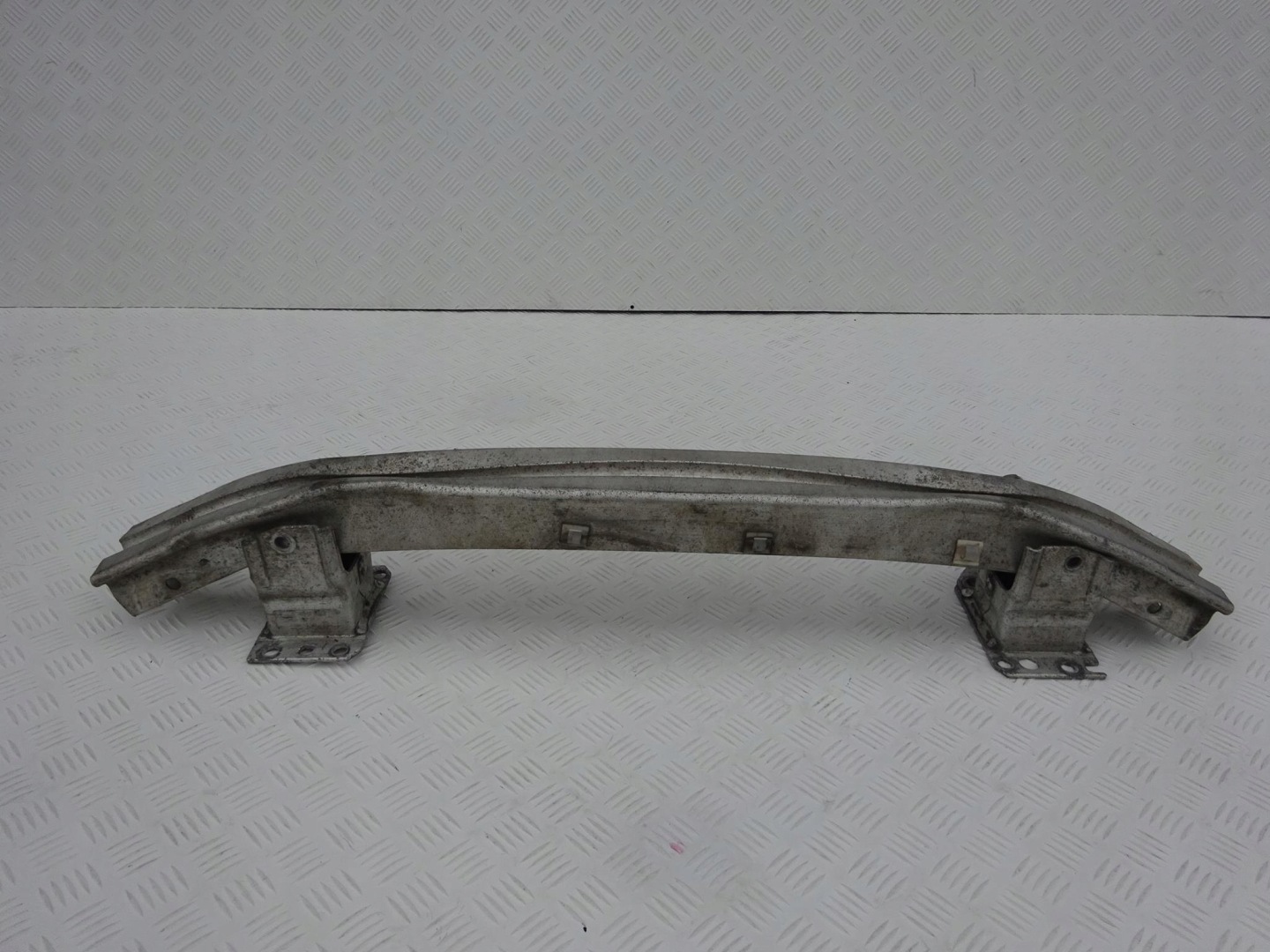 AUDI A8 D3 4E0 LIFT výstuha predok predná