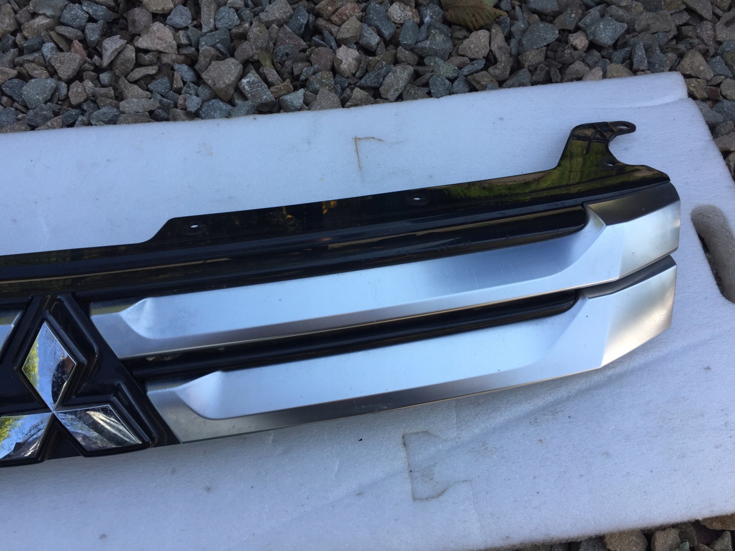 Mitsubishi Outlander CU0W Kühlergrill FRONTGRILL Kühlergitter - Thumbnail 4