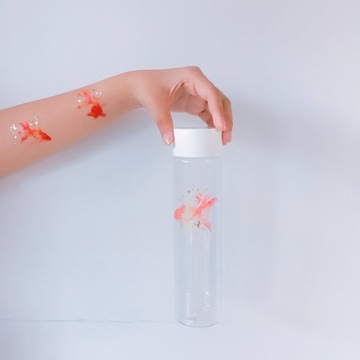 Tattoo złota rybka tatuaż Paperself naklejany rękę