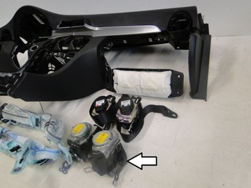 фото thumb №1, Mercedes c klasa w205 ремни pas правый левый задние