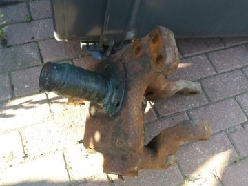 фото thumb №1, Поворотний кулак ліва renault premium 5010439469