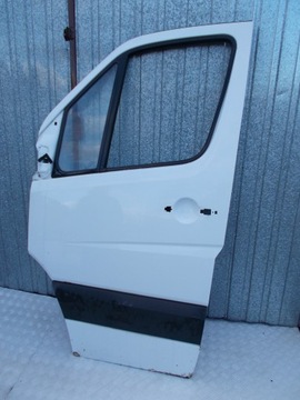 Mercedes sprinter 906 left front door from driver oem original, фото
