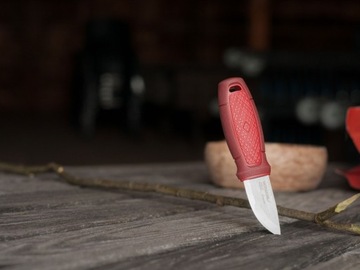 Нож выживания для рыбалки Morakniv Eldris красный