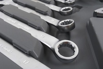 НАБОР ИНСТРУМЕНТОВ КЛЮЧИ ОТВЕРТКА В КОРПУСЕ 188 EL*