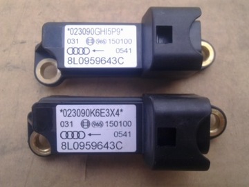 AUDI A3 8L Sensor Czujnik Uderzania 8L0959643C