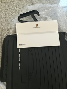 Oryginalne gumowe dywaniki Porsche Panamera 971